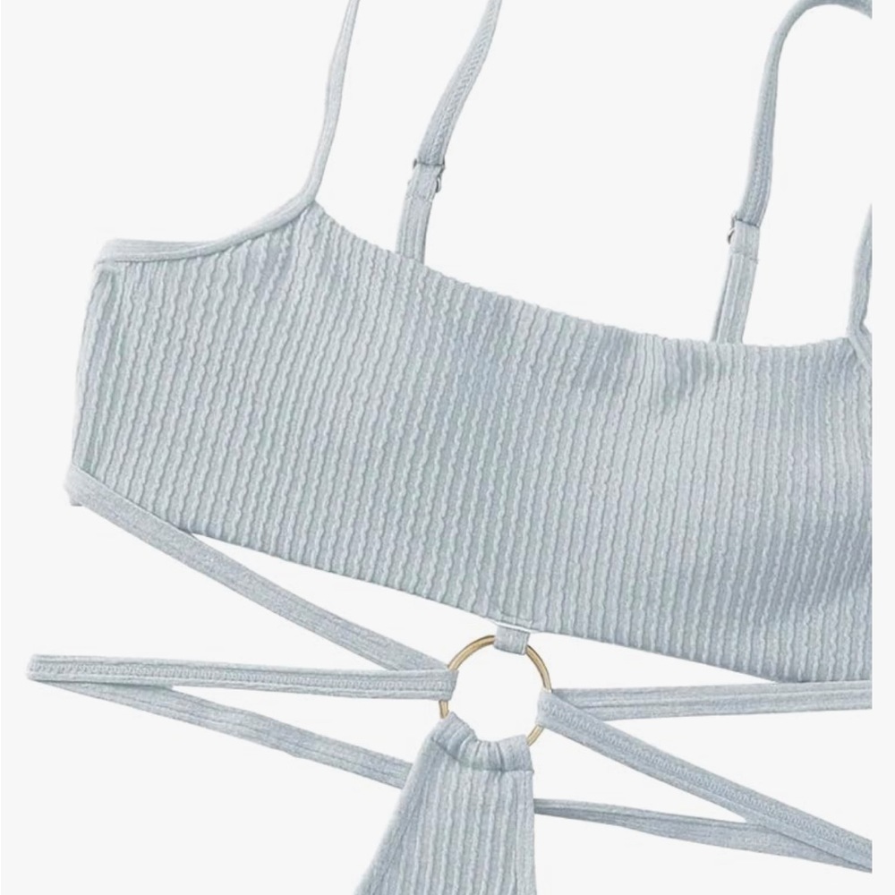 One-piece cutout swimsuit - Picture 5 of 5